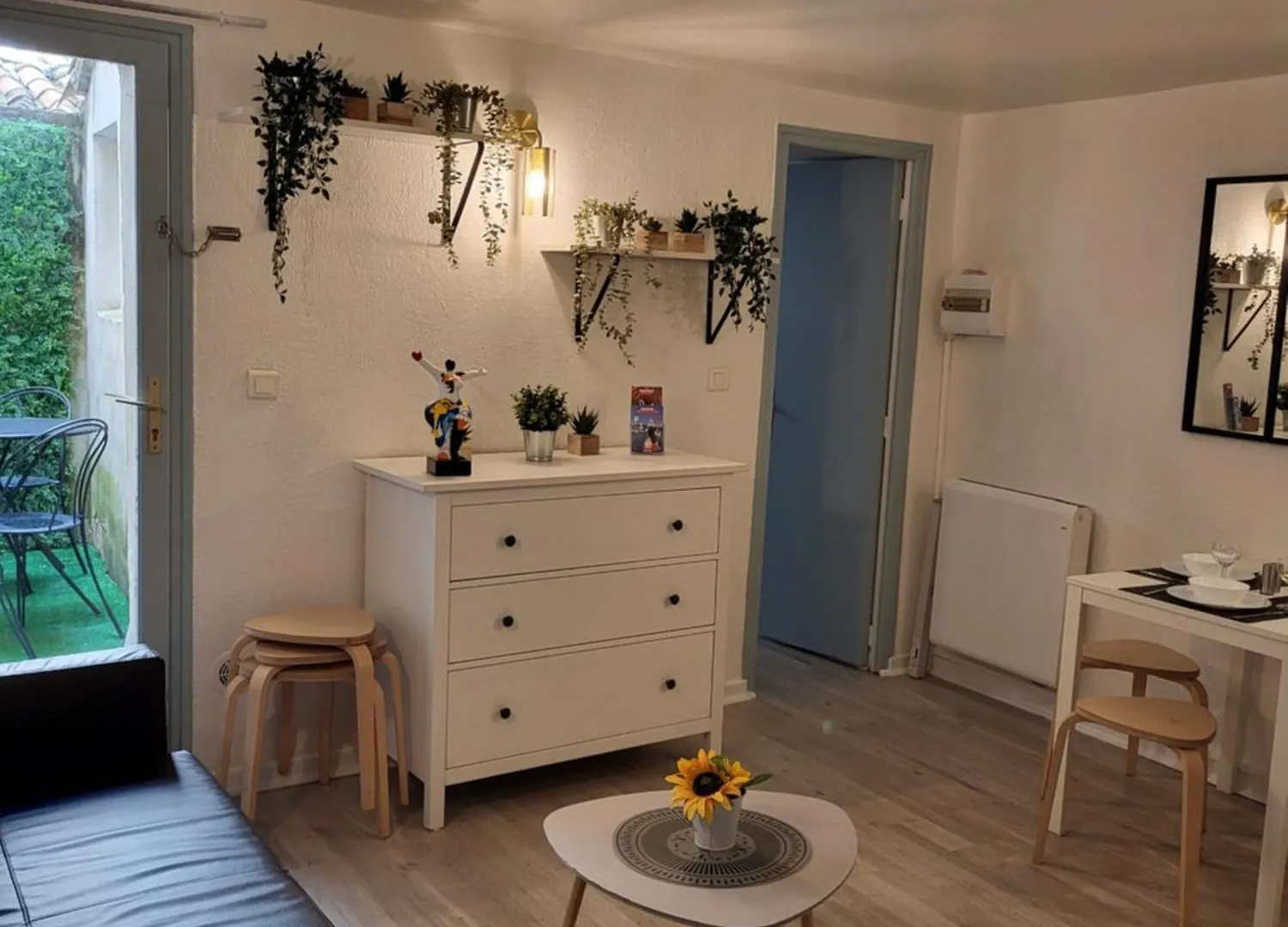 Studio/2 Pieces, Terrasse location